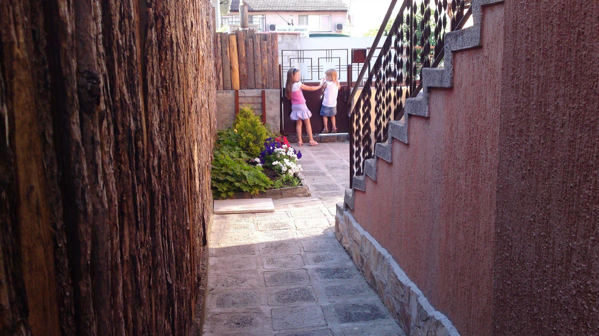 Avel Guest House Sofia Esterno foto